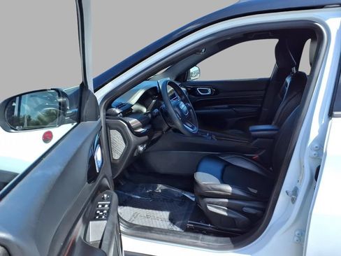Used 2025 Jeep Compass Trailhawk AWD/4WD image 20