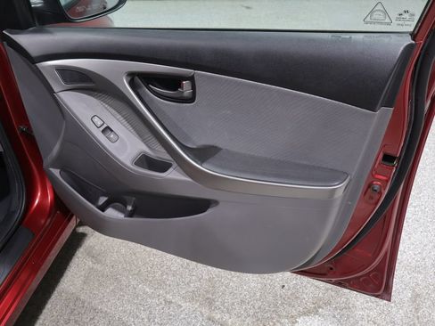 Used 2013 Hyundai Elantra GLS w/ Preferred Pkg FWD image 23