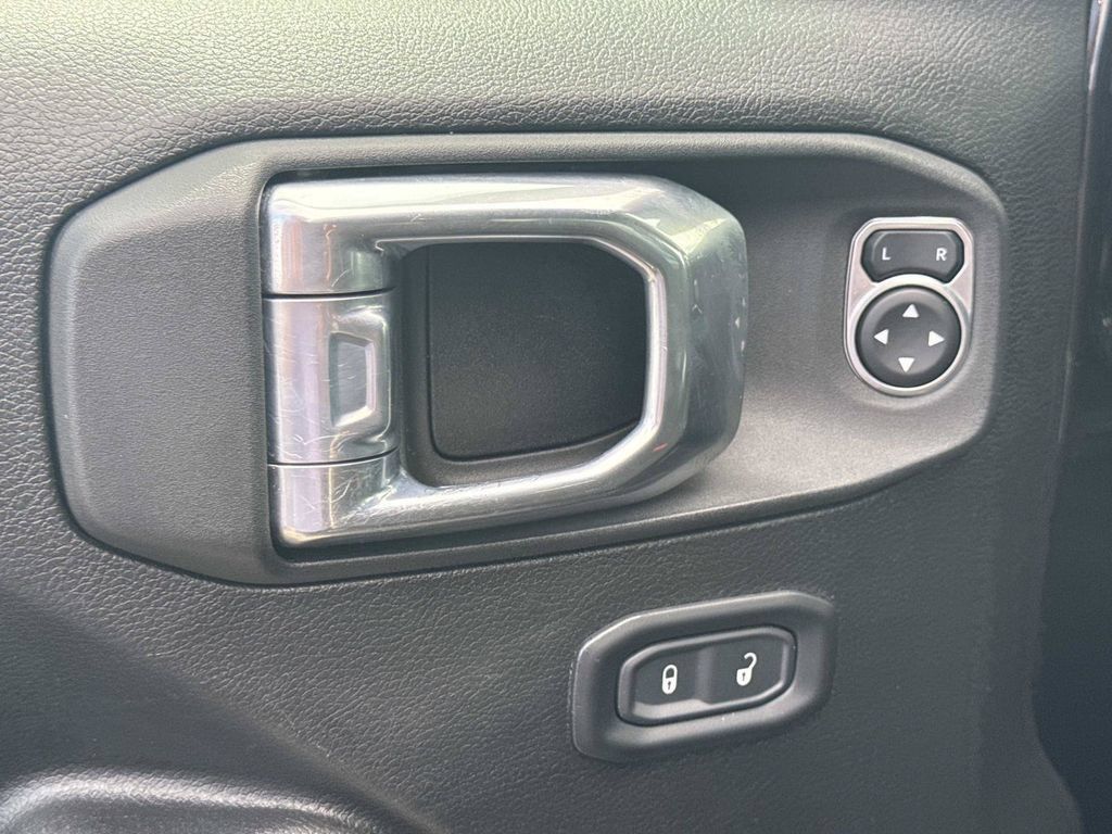 Used 2022 Jeep Wrangler Unlimited Sport AWD/4WD image 18