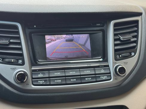 Used 2017 Hyundai Tucson SE w/ SE Popular Package 02 FWD image 32