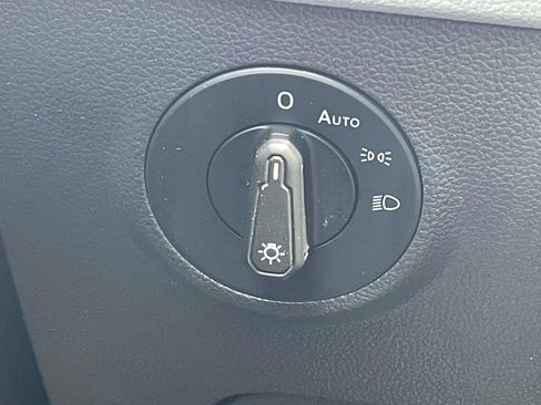 Certified 2023 Volkswagen Taos S FWD image 21