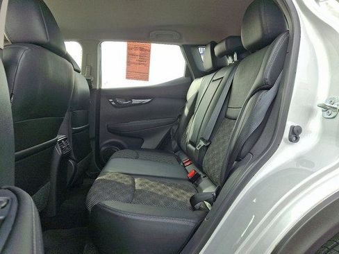 Used 2022 Nissan Rogue Sport SV w/ Technology Package image 10