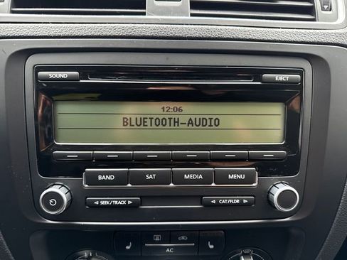 Used 2011 Volkswagen Jetta SE image 22