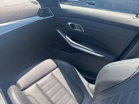 Used 2022 BMW 330i xDrive Sedan w/ M Sport Package AWD/4WD image 17