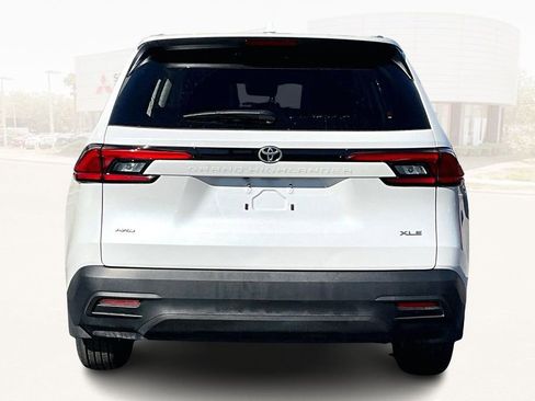 Used 2024 Toyota Grand Highlander XLE image 5