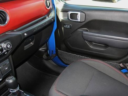 Used 2023 Jeep Wrangler Rubicon image 25