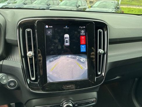 Used 2023 Volvo XC40 B5 Plus w/ Climate Package AWD/4WD image 19