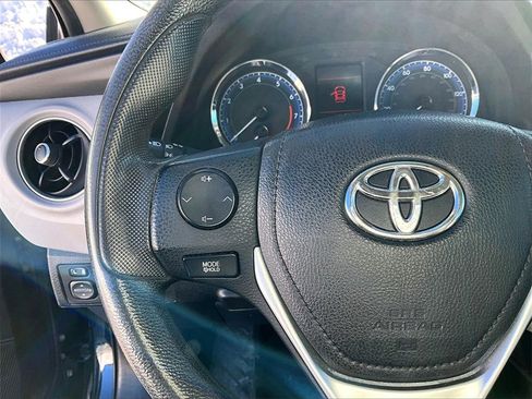 Used 2017 Toyota Corolla LE image 13