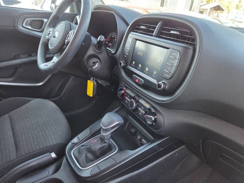 Used 2020 Kia Soul S image 16