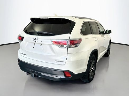 Used 2016 Toyota Highlander XLE AWD/4WD image 7