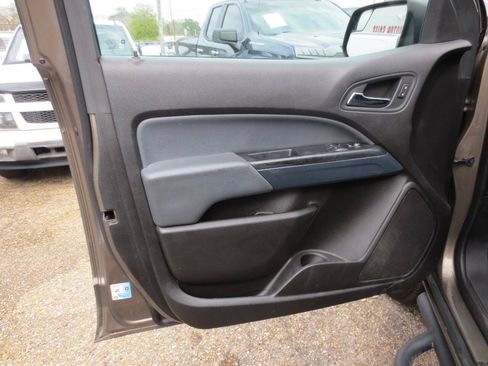 Used 2016 Chevrolet Colorado Z71 AWD/4WD image 17