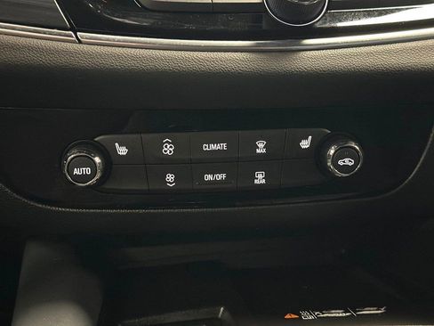 Used 2022 Buick Enclave Essence w/ Experience Buick Package image 60