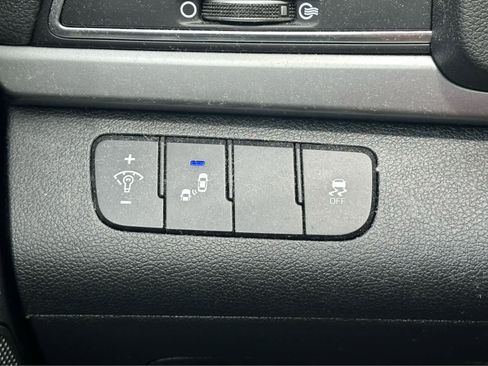 Used 2017 Hyundai Elantra Value Edition w/ Cargo Package FWD image 17