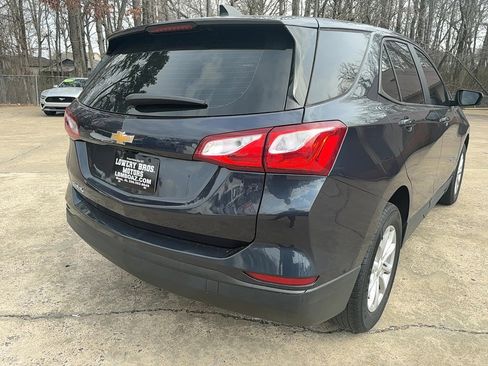 Used 2019 Chevrolet Equinox LS image 5
