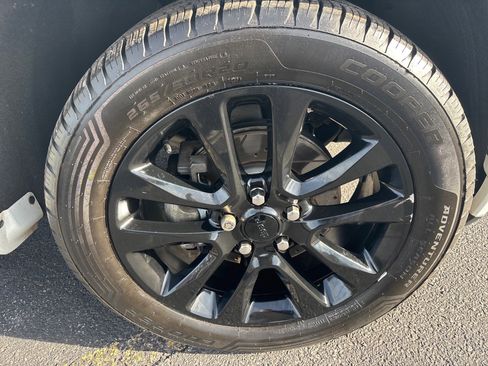 Used 2017 Jeep Grand Cherokee Altitude image 9