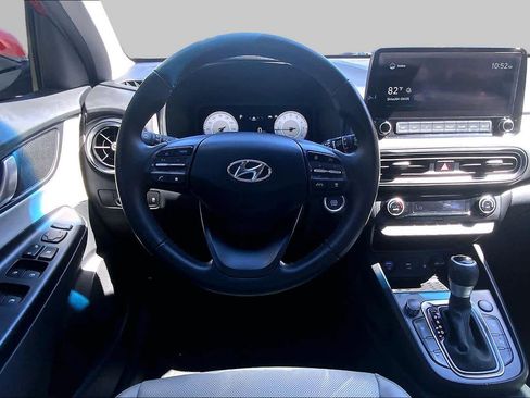 Used 2022 Hyundai Kona Limited w/ Cargo Package FWD image 6