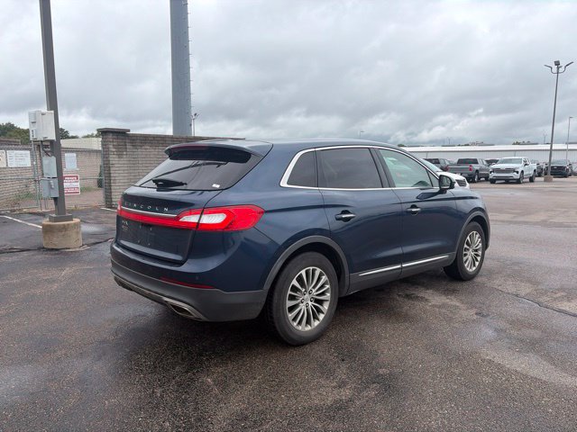 Used 2017 Lincoln MKX Select w/ Enhanced Security Package FWD image 7