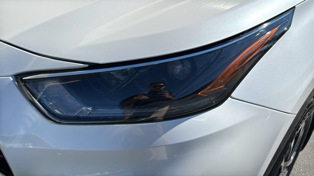 Used 2021 Toyota Highlander XLE FWD image 6