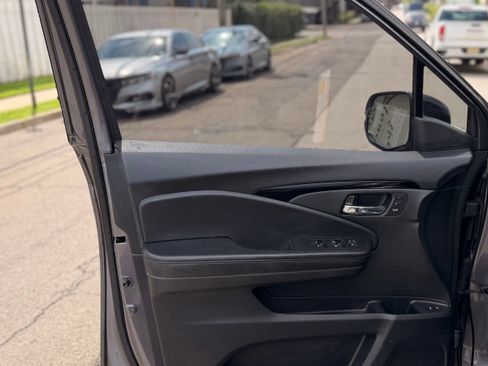 Used 2020 Honda Pilot Elite image 12