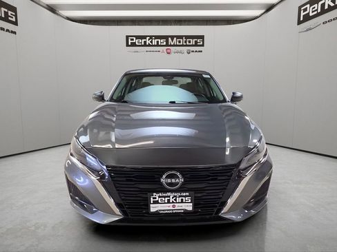 Used 2025 Nissan Altima 2.5 SV FWD image 8