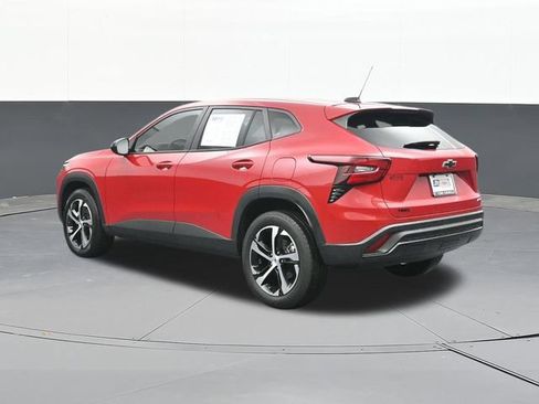 Used 2026 Chevrolet Trax RS FWD image 9