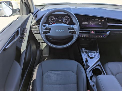 Certified 2025 Kia Niro Wind image 20