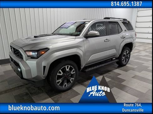 Used 2025 Toyota 4Runner TRD Sport AWD/4WD image 1
