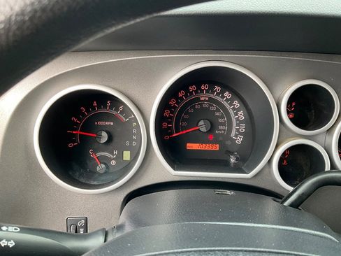 Used 2013 Toyota Tundra 4x4 Regular Cab Long Bed w/ SR5 Pkg image 18