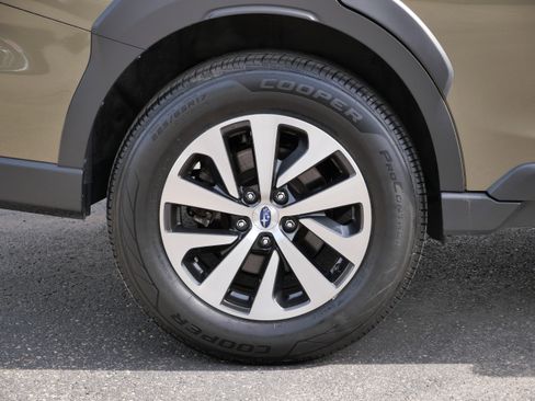 Used 2024 Subaru Outback Premium image 11