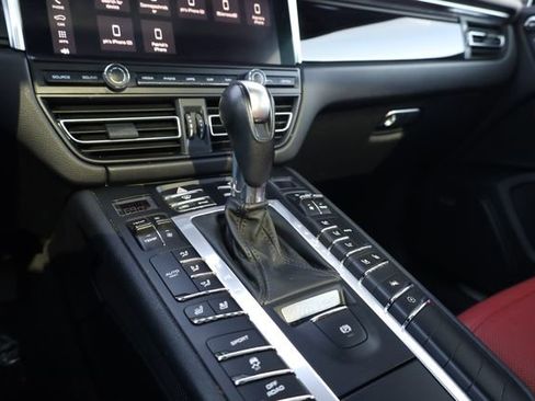 Used 2020 Porsche Macan S image 20