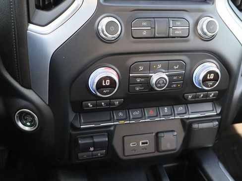 Used 2019 GMC Sierra 1500 SLT w/ SLT Premium Package image 17