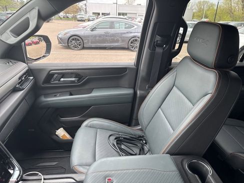 Used 2025 GMC Yukon AT4 w/ Premium Trailering Package AWD/4WD image 23