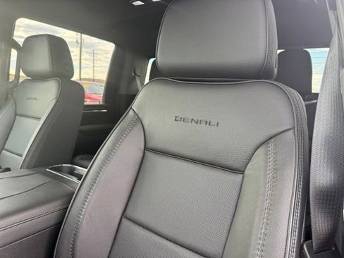 Used 2025 GMC Sierra 2500 Denali w/ Denali Reserve Package AWD/4WD image 17