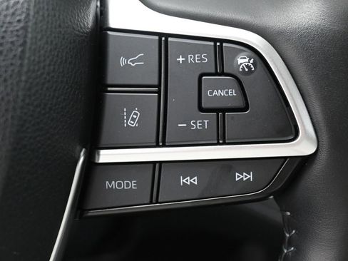 Used 2023 Toyota Highlander Platinum image 19