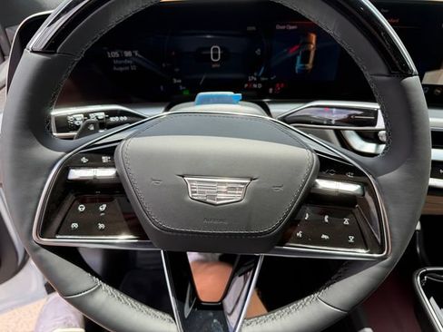 New 2026 Cadillac Lyriq Signature Sport w/ Nappa Leather Package RWD image 18