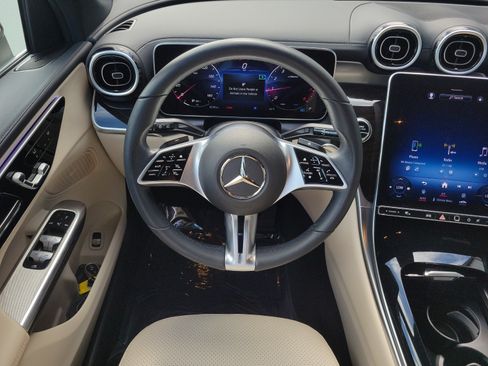 Used 2023 Mercedes-Benz GLC 300 image 13