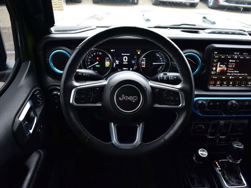 Used 2023 Jeep Wrangler Unlimited Sahara w/ Cold Weather Group AWD/4WD image 44