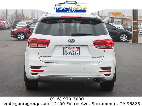 Used 2016 Kia Sorento SX image 3