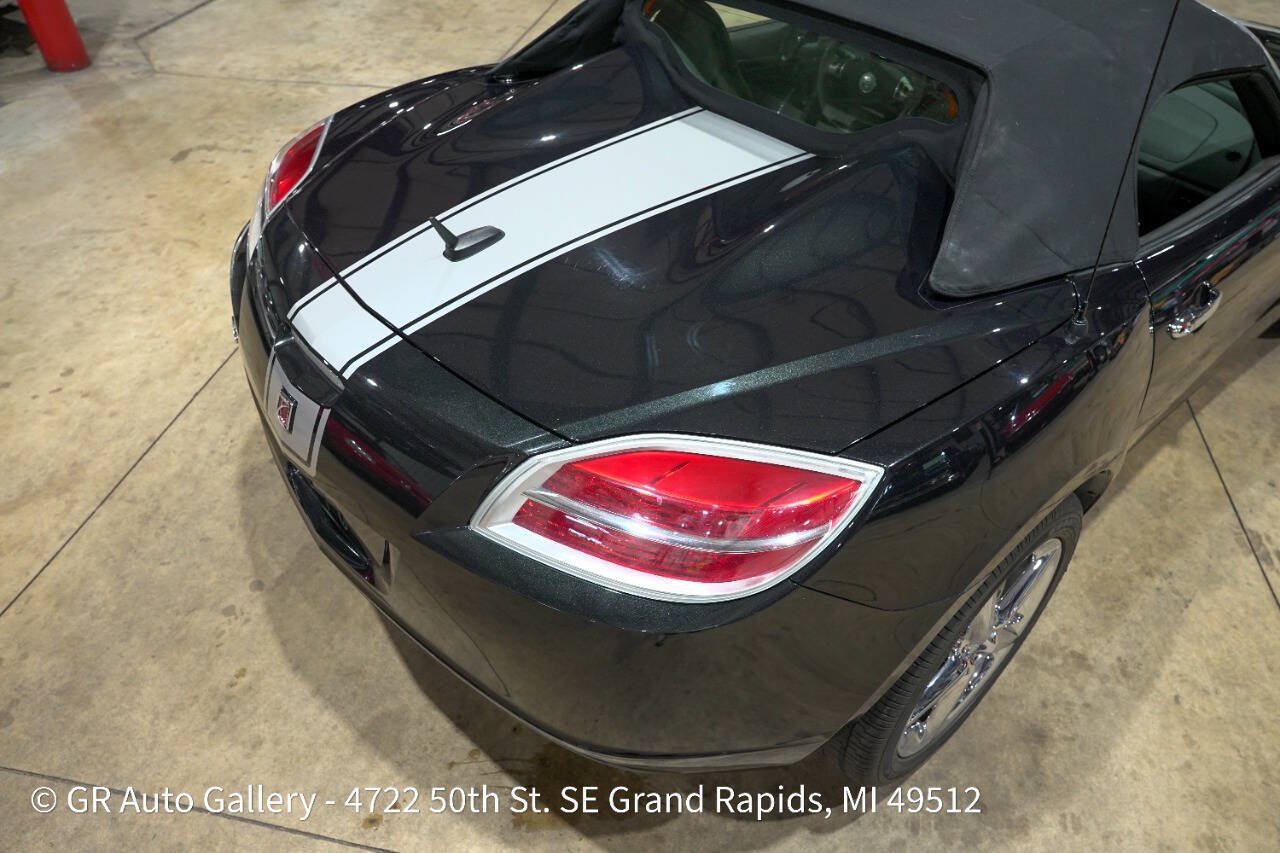 Used 2008 Saturn Sky Carbon Flash RWD image 34