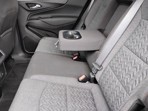 Used 2024 Chevrolet Equinox LT FWD image 18