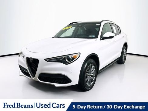 Used 2022 Alfa Romeo Stelvio Sprint image 3