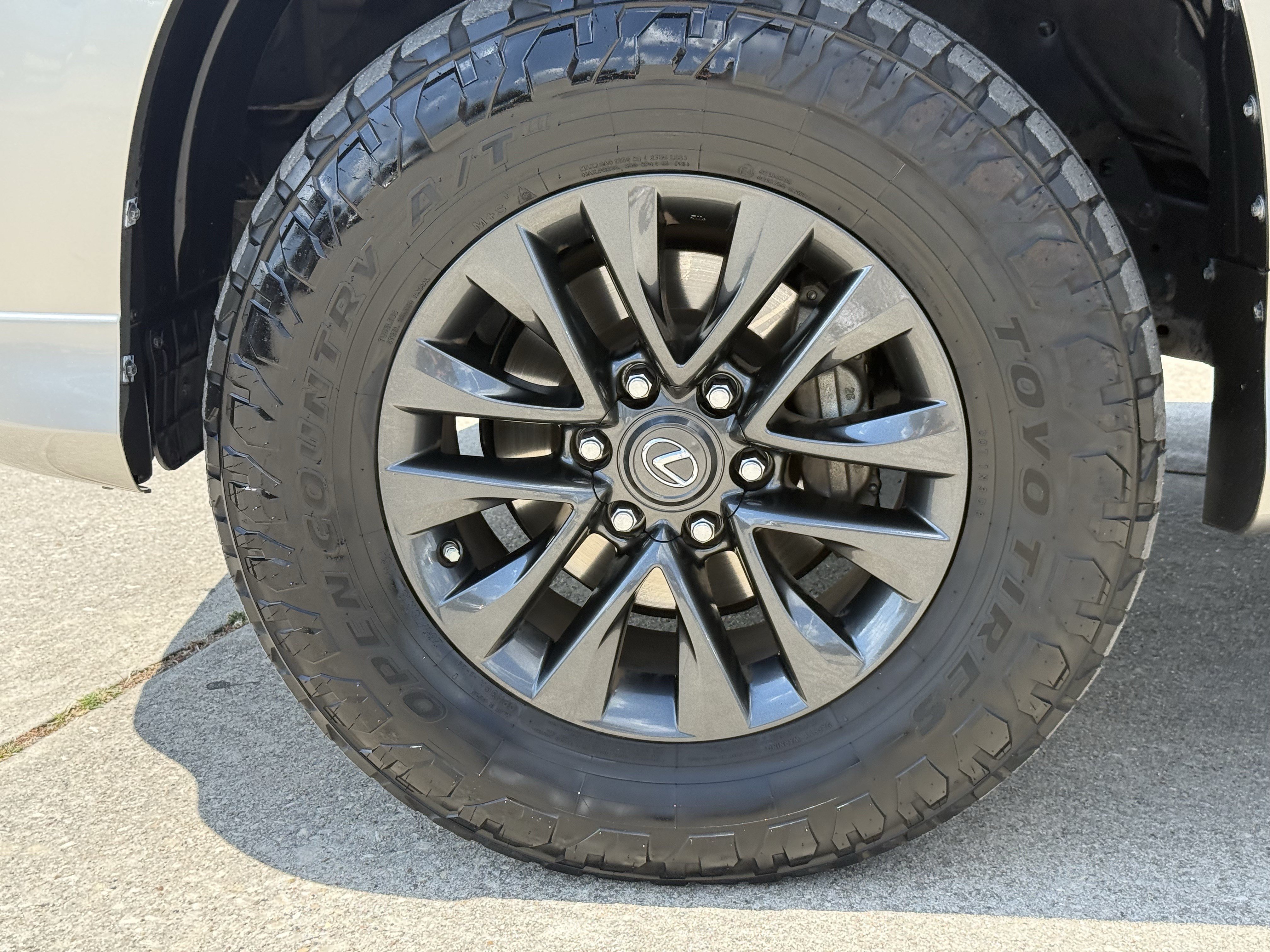 Used 2023 Lexus GX 460 Premium w/ Premium Plus Package AWD/4WD image 13