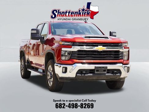 Used 2024 Chevrolet Silverado 2500 LT w/ Texas Edition AWD/4WD image 3