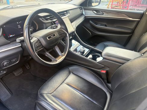Used 2021 Jeep Grand Cherokee L Limited AWD/4WD image 12