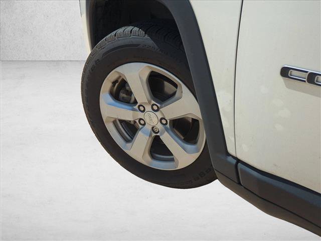 Used 2020 Jeep Compass Latitude AWD/4WD image 10