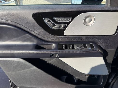 Used 2020 Lincoln Aviator Reserve w/ Equipment Group 202A image 41