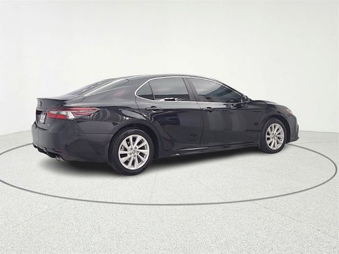 Used 2023 Toyota Camry SE image 8