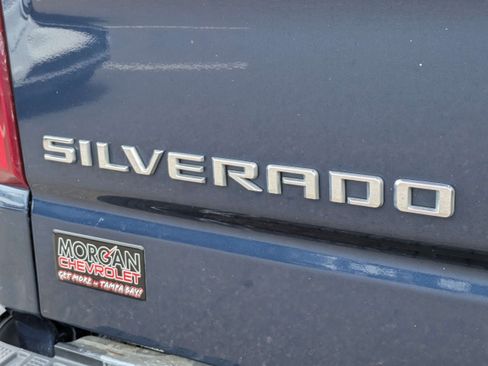 Used 2022 Chevrolet Silverado 1500 LT AWD/4WD image 13