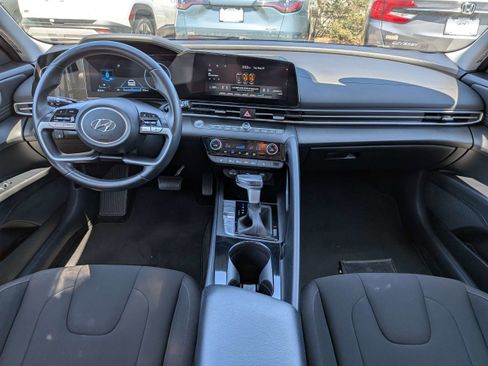 Certified 2023 Hyundai Elantra SEL w/ Convenience Package FWD image 14