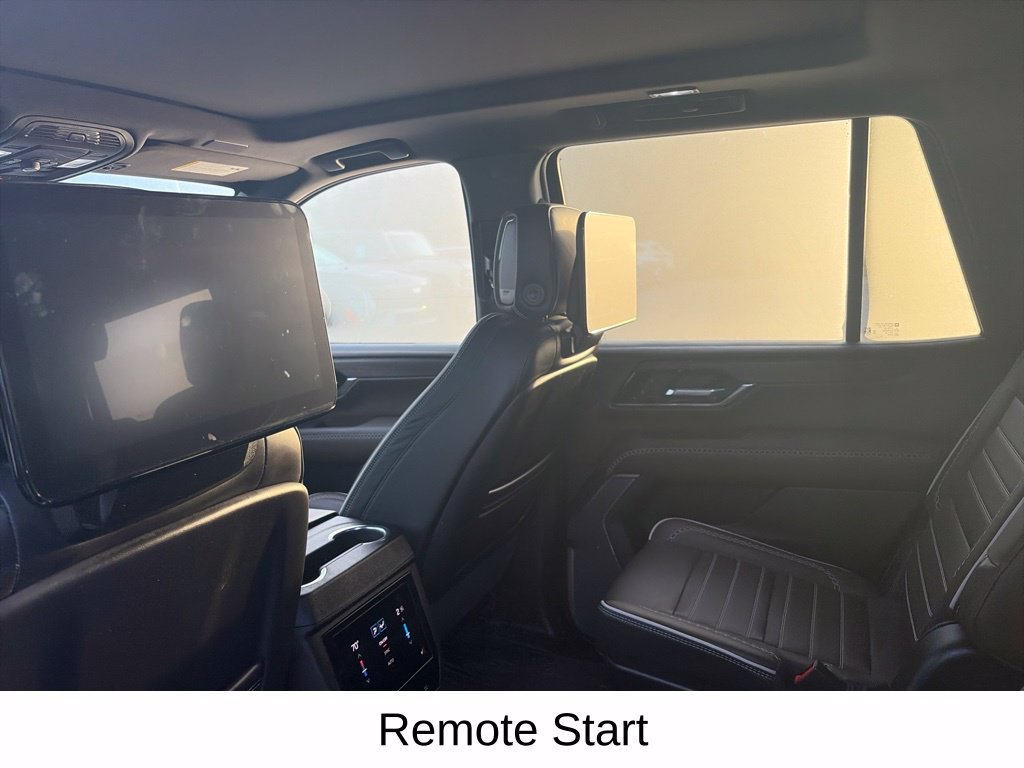 Used 2025 GMC Yukon Denali Ultimate AWD/4WD image 12